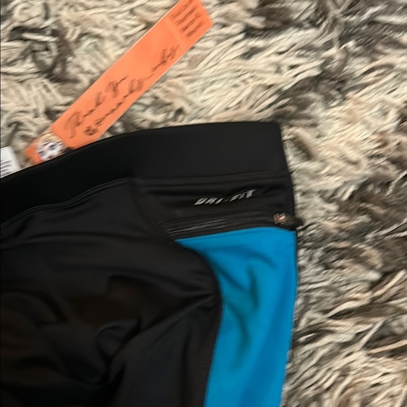 Nike Black and Blue Leggings with Performance Fabric - Picture 5 of 7